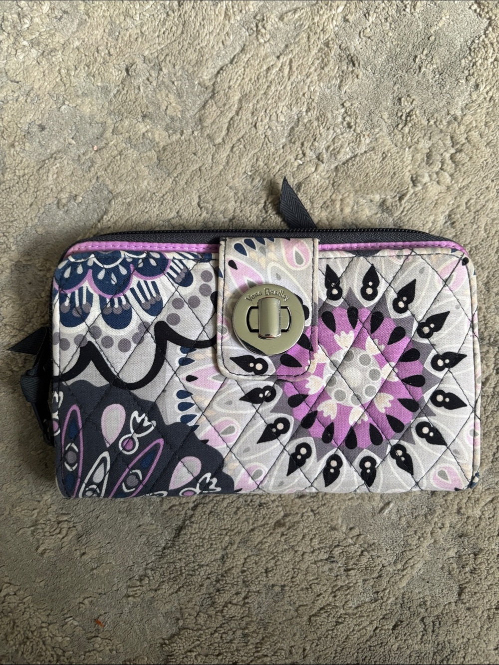 Vera Bradley RETIREDQuilted Zip Card Holder in Pink, Black & Cream Mandala Print